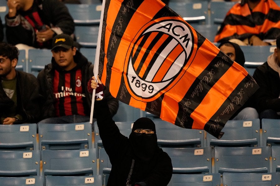 Bandera con los colores del Milan