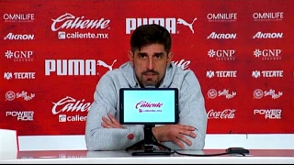 Veljko Paunovic en conferencia de prensa