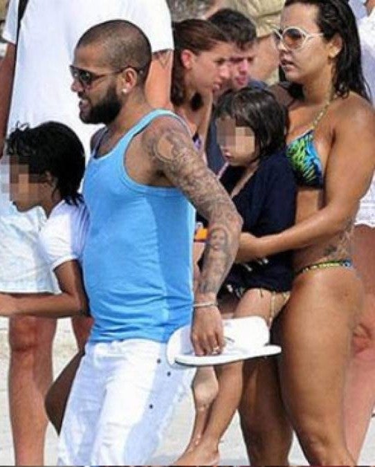 Dani Alves y su exmujer Dinorah Santana 