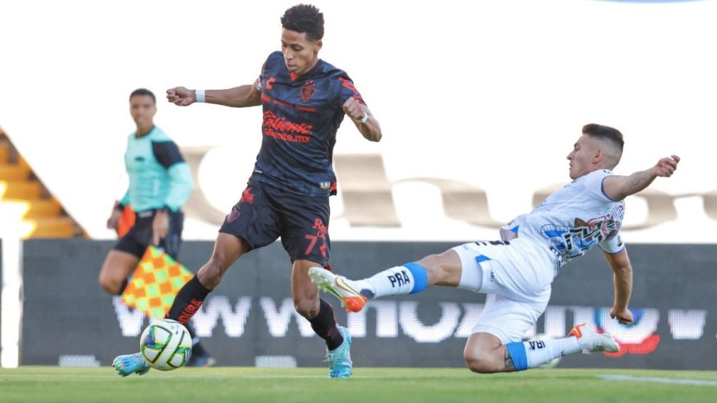 Oziel Herrera en el encuentro ante Querétaro