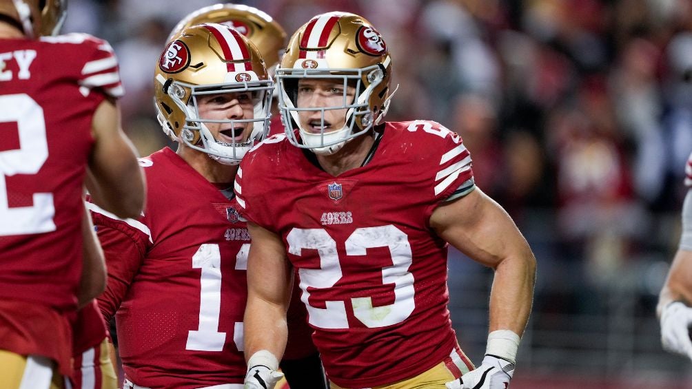 McCaffrey anotó el touchdown definitivo para los 49ers