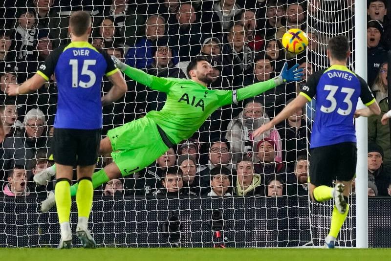 Hugo Lloris salvó a los Spurs del empate