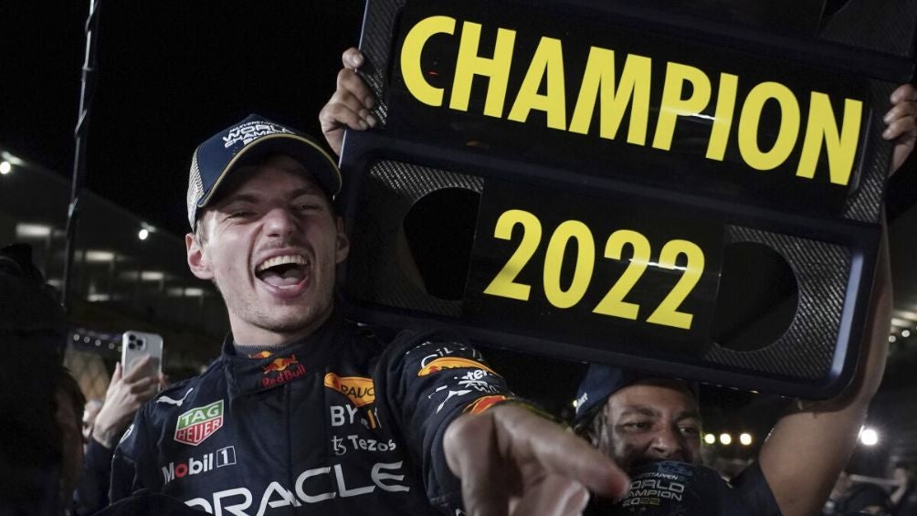 Verstappen celebrando el campeonato de pilotos en 2022