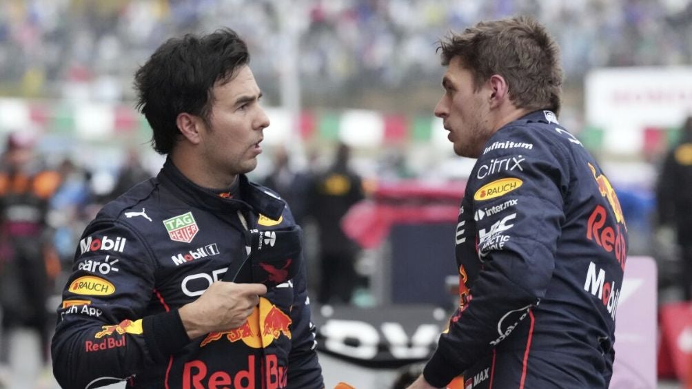 Max Verstappen y Checo en un Gran Premio