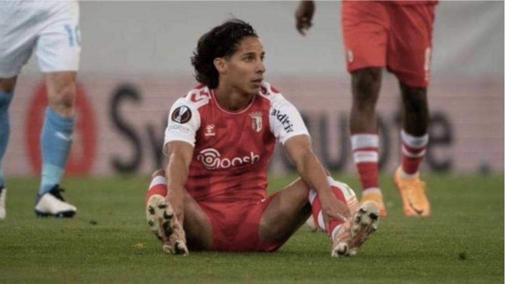 Lainez en un partido con Braga