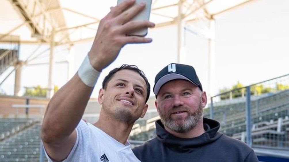 Chicharito Hernández: Se reencontró con Wayne Rooney