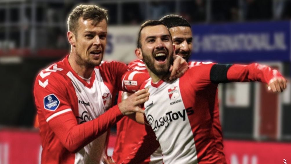 El Emmen celebra el gol de la victoria ante el PSV