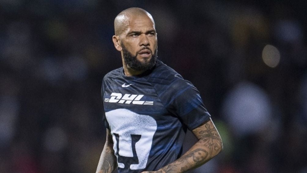 Dani Alves con Pumas