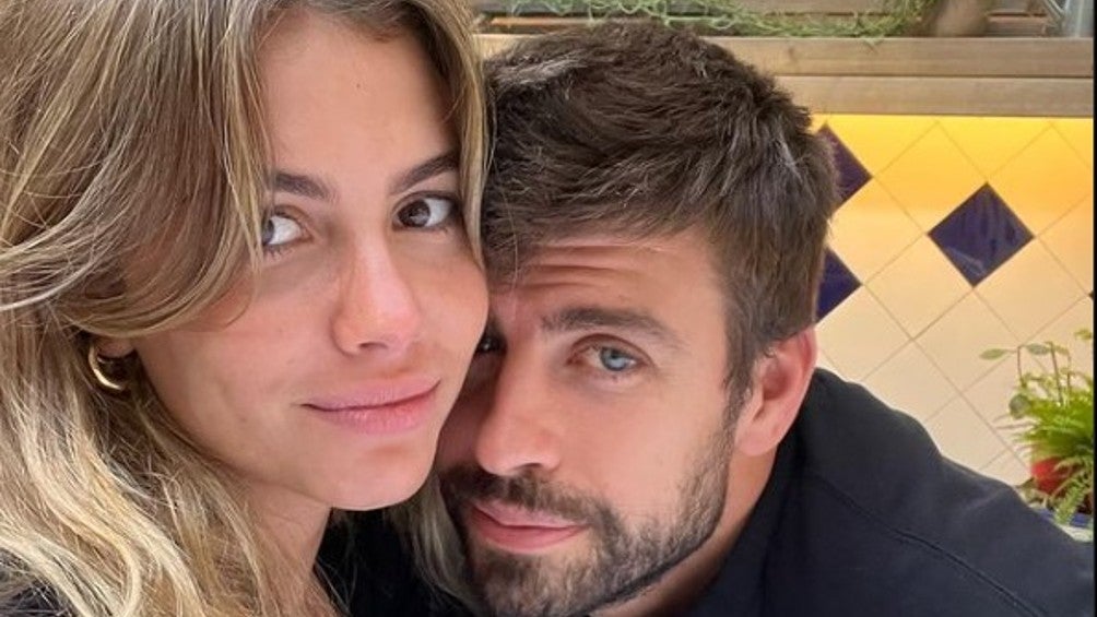 Piqué y Clara Chía se ven enamorados