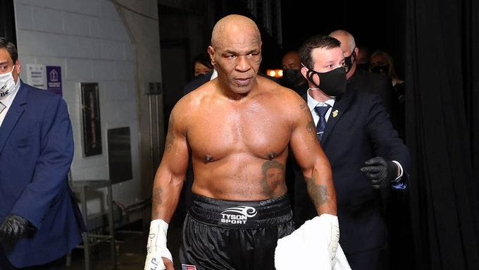 Mike Tyson es excampeón de boxeo