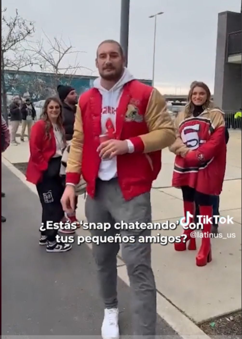 Joey Bosa fue en apoyo de su hermano Nick Bosa