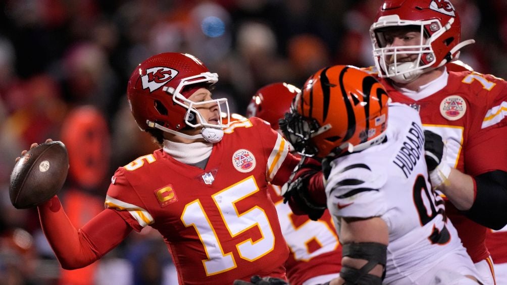 Mahomes jugó con una lesión y salió adelante