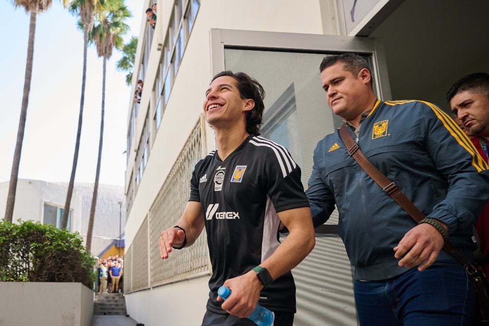 Diego Lainez ya hizo las pruebas físicas con Tigres