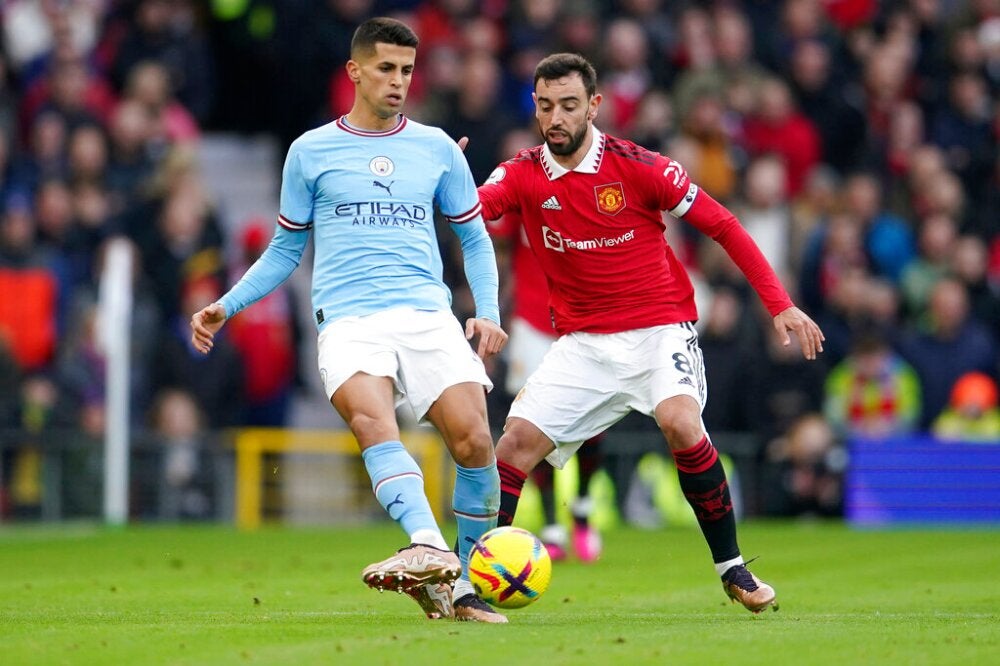 Joao Cancelo en partido contra el Manchester United