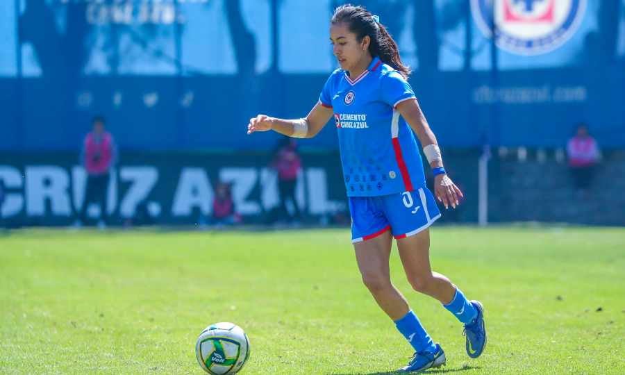 Edith Carmona en el encuentro ante Pumas