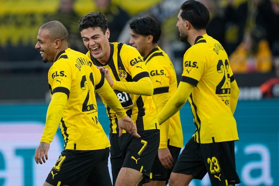 Dortmund festejando goleada en Bundesliga 