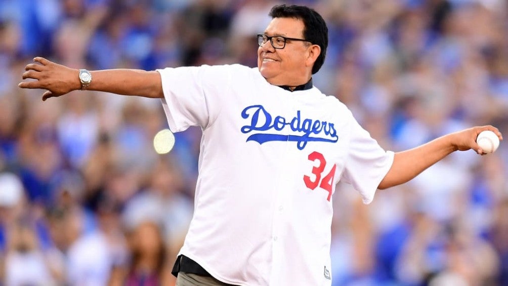 Los Angeles Dodgers retiran el número 34 de Fernando Valenzuela.