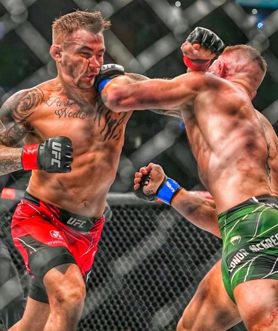 Mcgregor en pelea contra Dustin Poirier