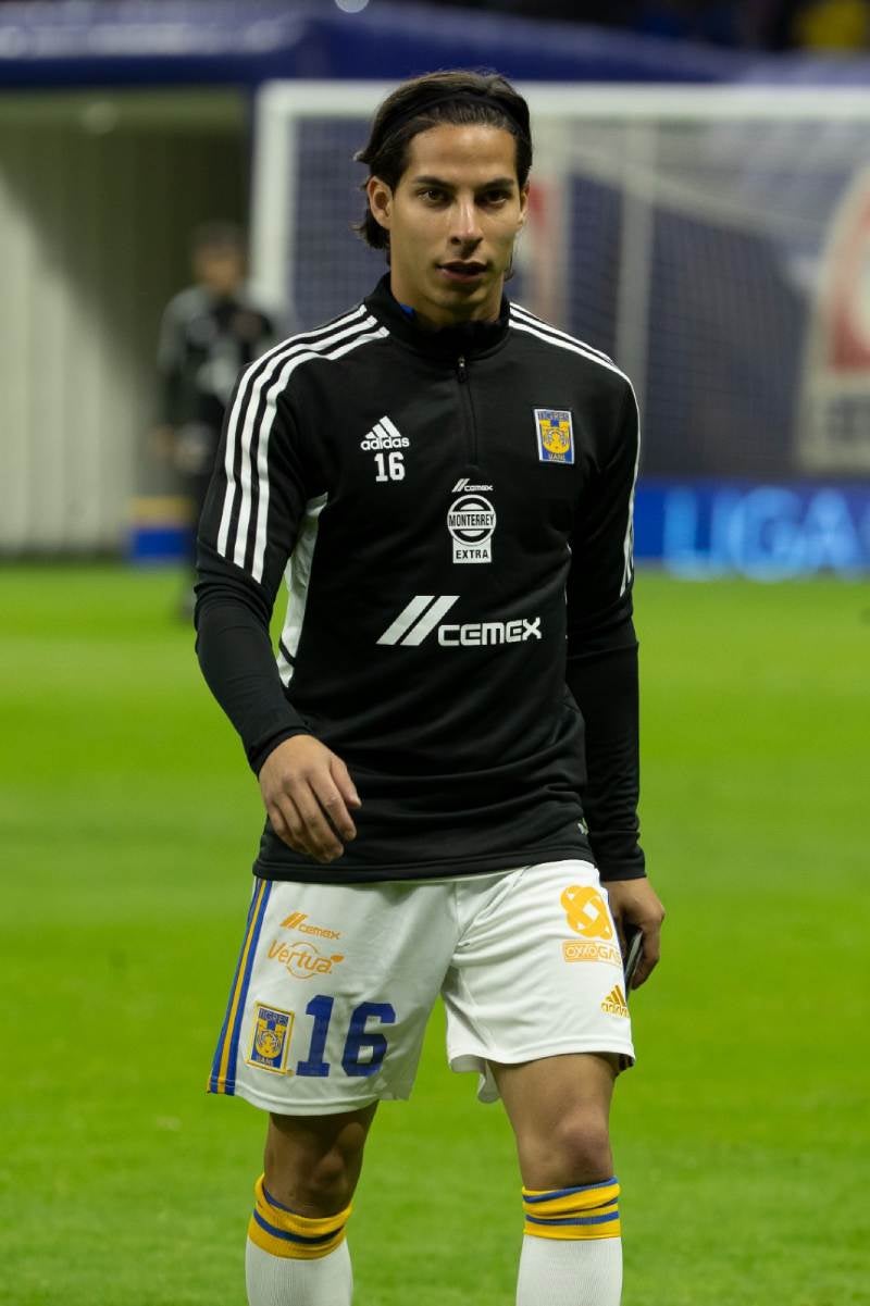 Diego Lainez con Tigres