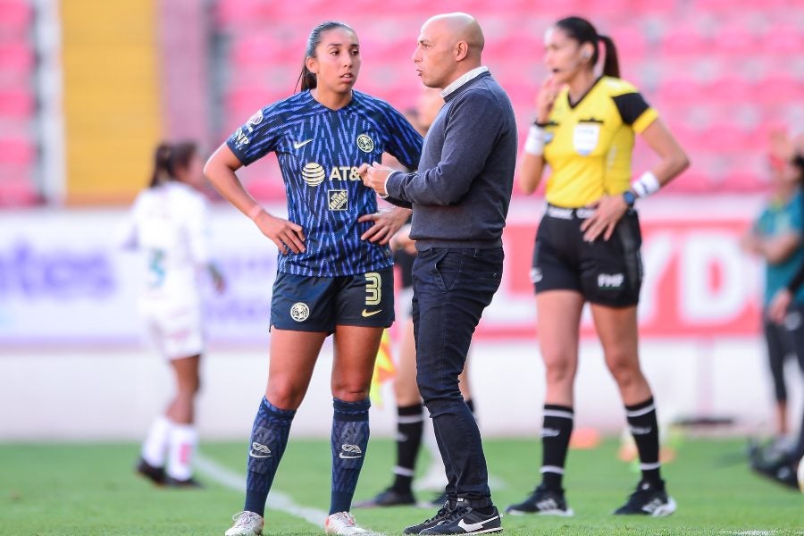 Ángel Villacampa en partido de la Liga MX 