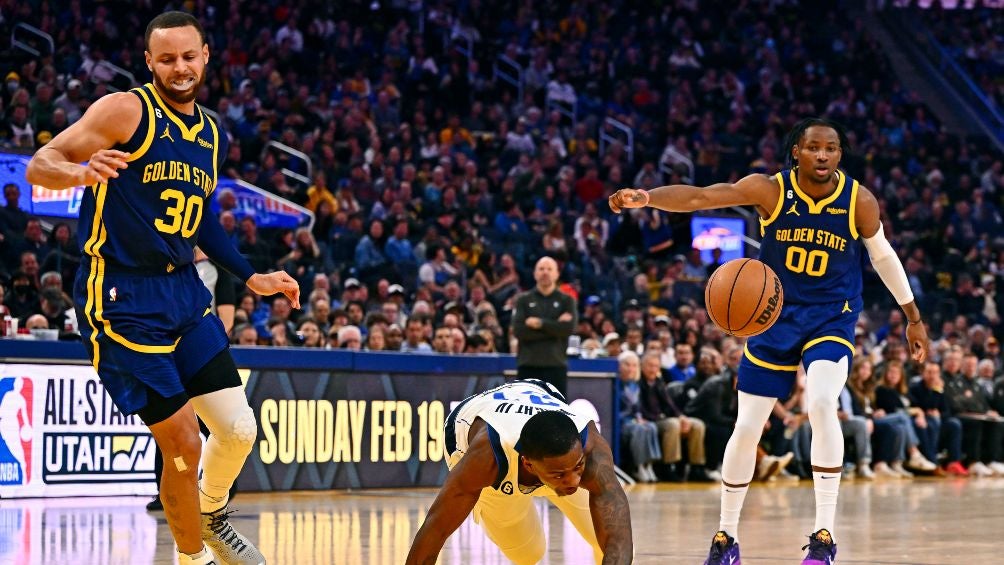 El momento donde se lesiona Curry