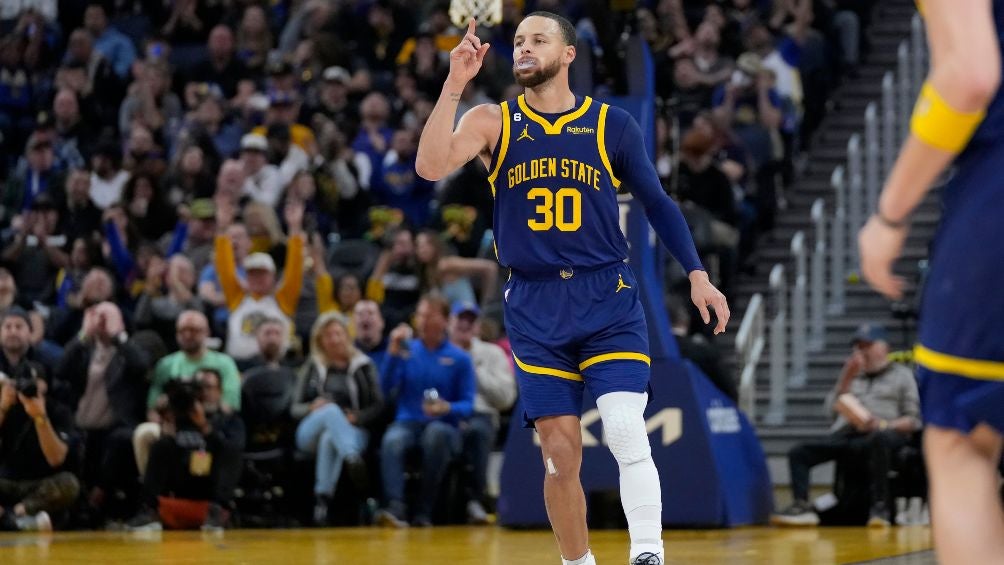 Curry sufrió la lesión en el duelo contra Mavs