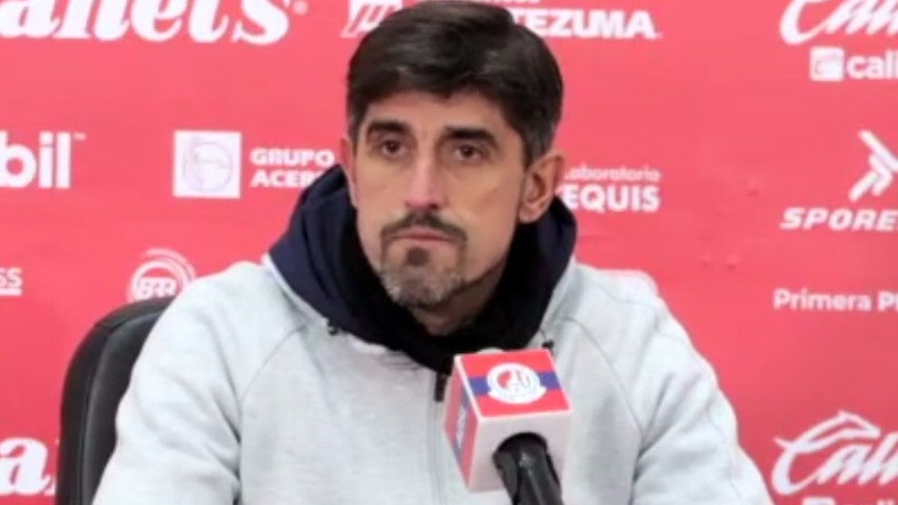 Veljko Paunovic en conferencia de prensa 