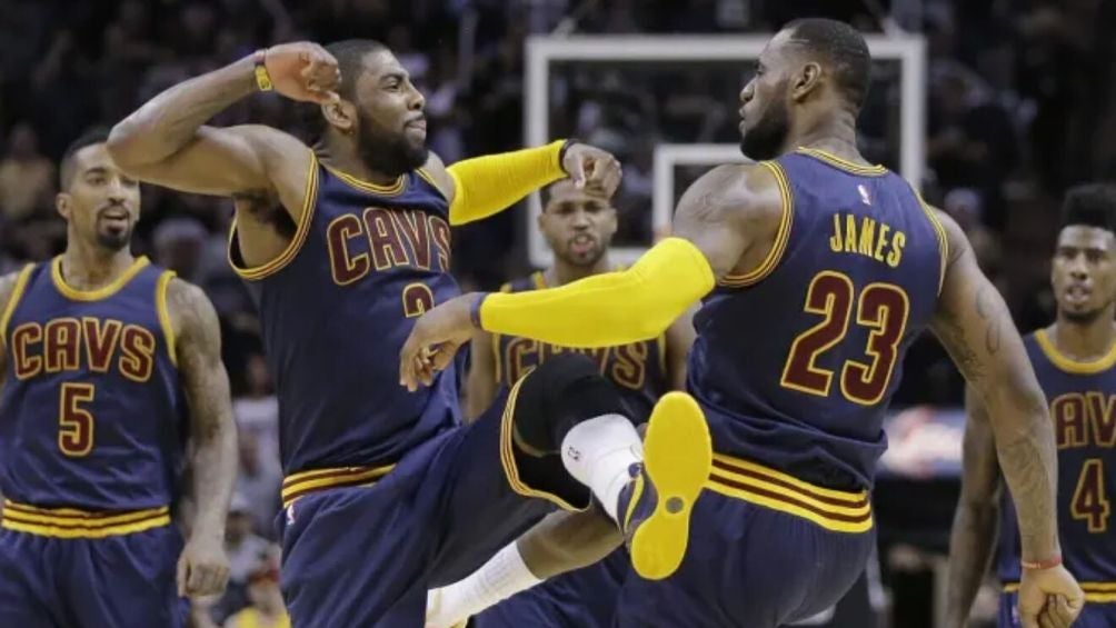 Kyrie y LeBron fueron campeones en Cleveland