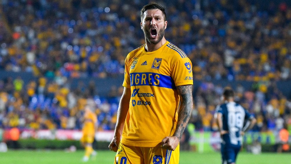 Gignac celebra un gol con Tigres