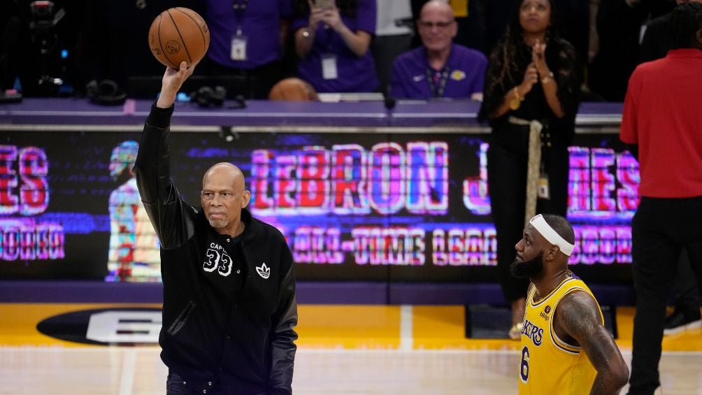 LeBron logró superar el récord histórico de Kareem