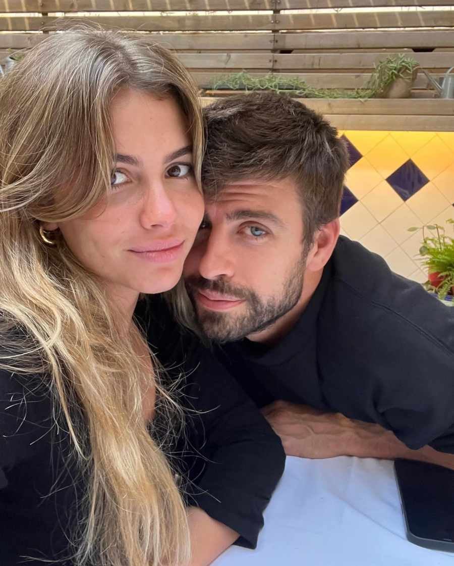 Gerard Piqué y su novia Clara Chía