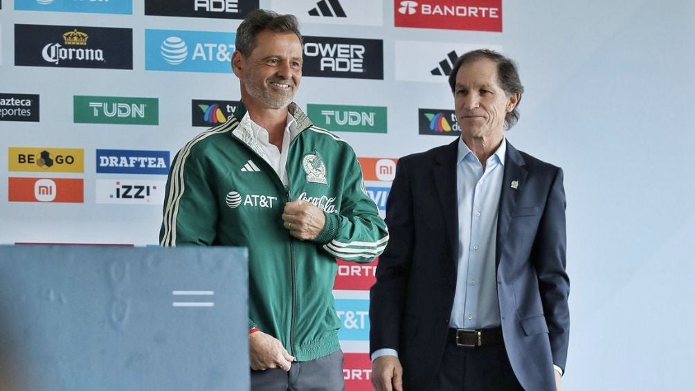 Cocca y Ordiales en la presentación del entrenador nacional