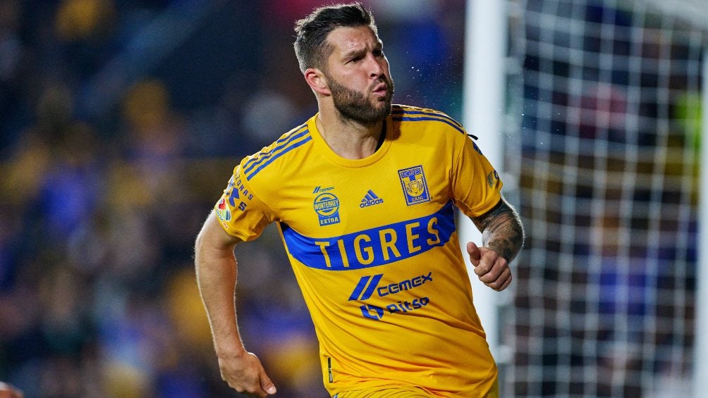 Gignac celebra su gol ante Pumas