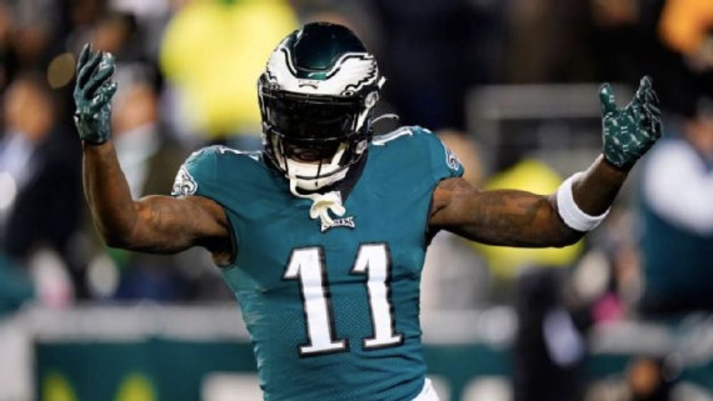 Brown celebra una anotación con Eagles