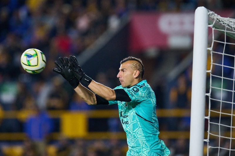 Nahuel Guzmán con Tigres