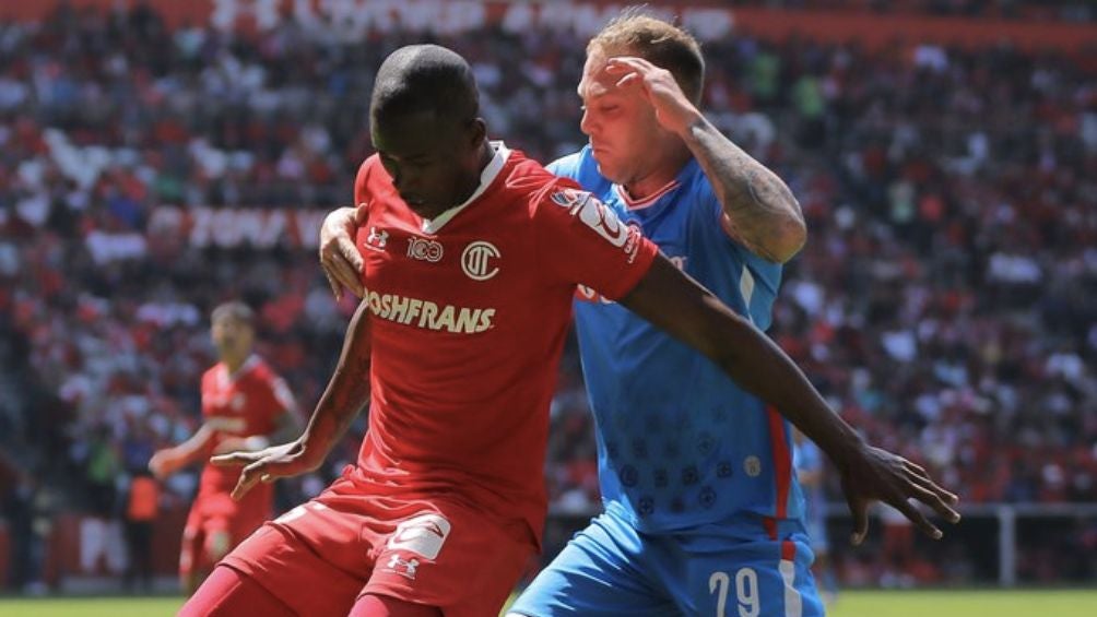 Toluca en el encuentro ante Cruz Azul