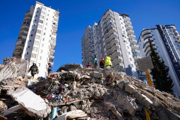 Se han detenido a presuntos involucrados en las construcciones