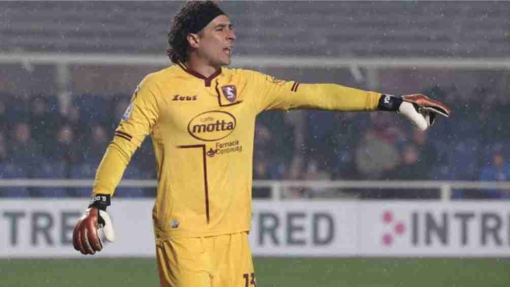 Guillermo Ochoa: A la banca en el duelo del Salernitana contra Hellas Verona