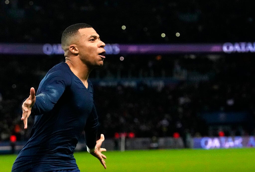 Kylian Mbappé celebra un gol con el PSG