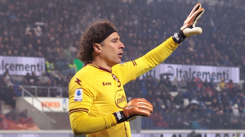 Guillermo Ochoa se queda sin entrenador en el Salernitana