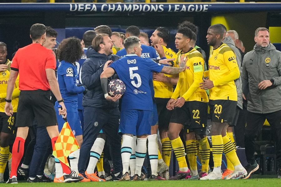 Pelea entre Dortmund y Chelsea en Champions League 