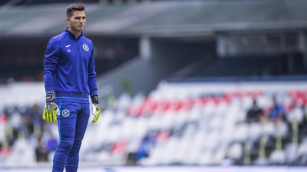 Sebastián Jurado calentando con Cruz Azul