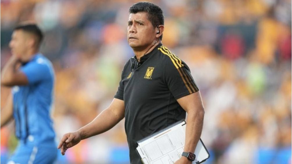 Chima Ruiz, técnico interino de Tigres