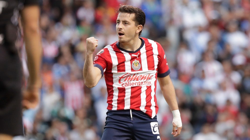 Alan Mozo en partido con Chivas