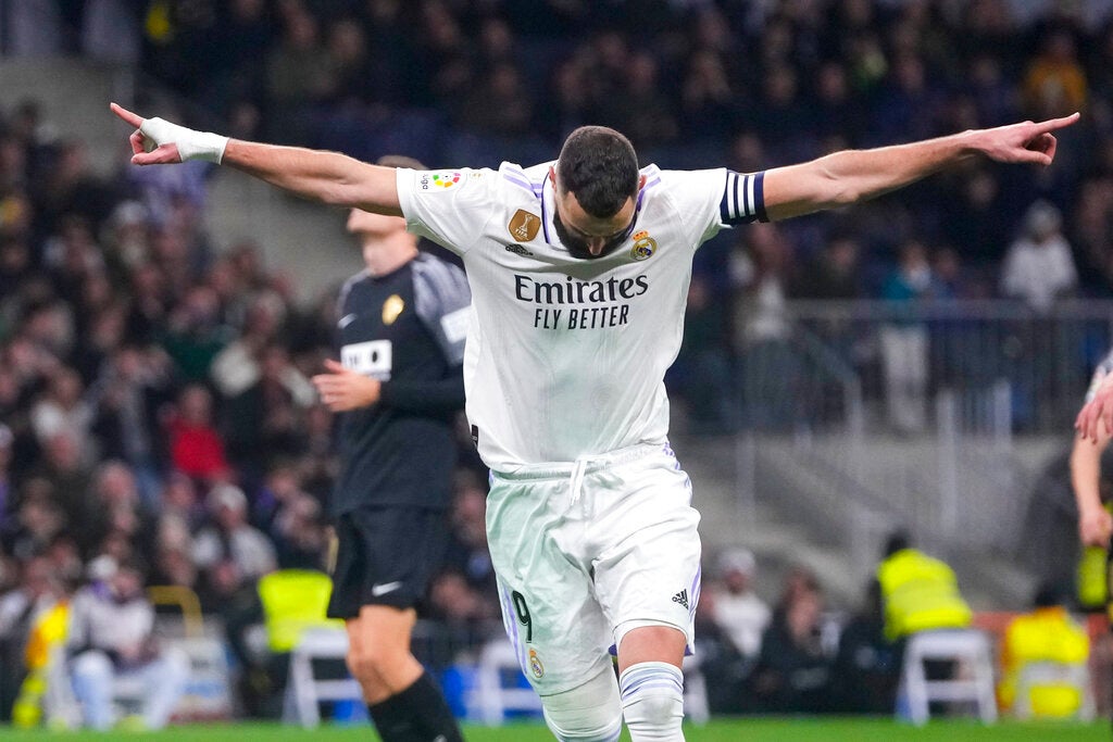 Benzema festejando un gol