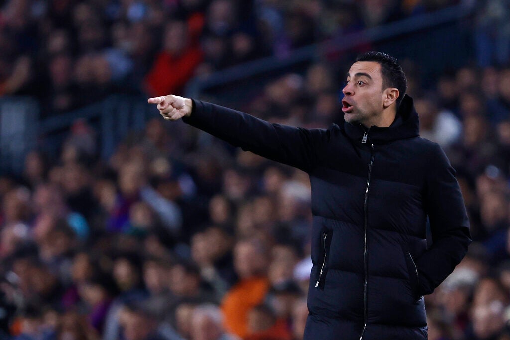 Xavi Hernández durante un partido del Barça