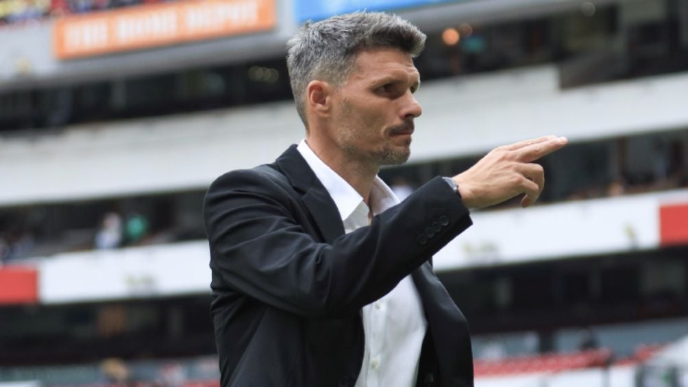 Ortíz en un partido con las Águilas del América