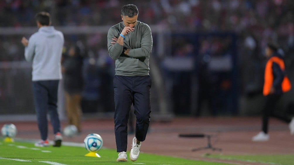 Rafa Puente se lamenta durante el partido ante Chivas