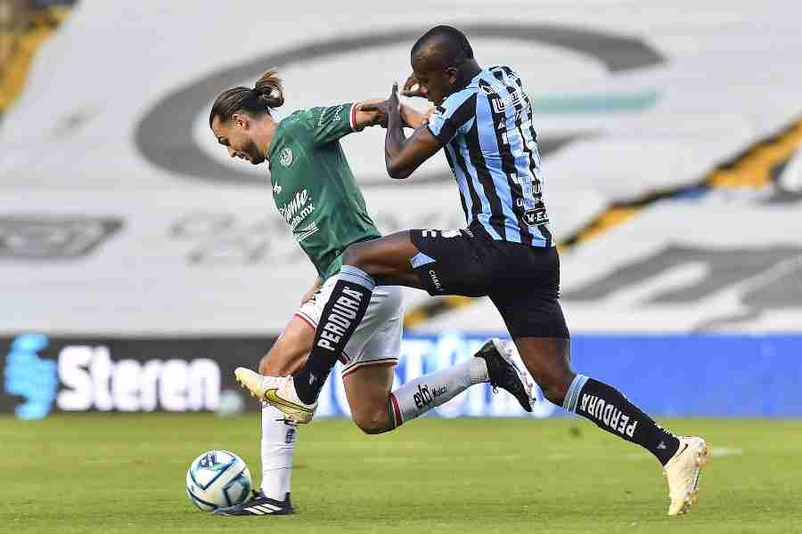 Nicolás Benedetti en el partido ante los Gallos Blancos