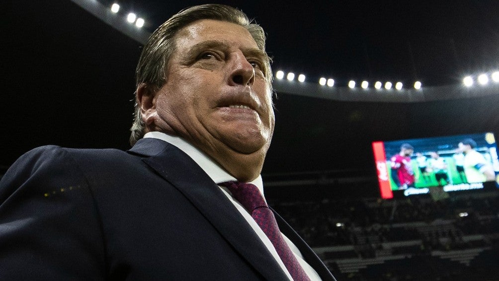 Miguel Herrera dirigiendo en el América vs Xolos